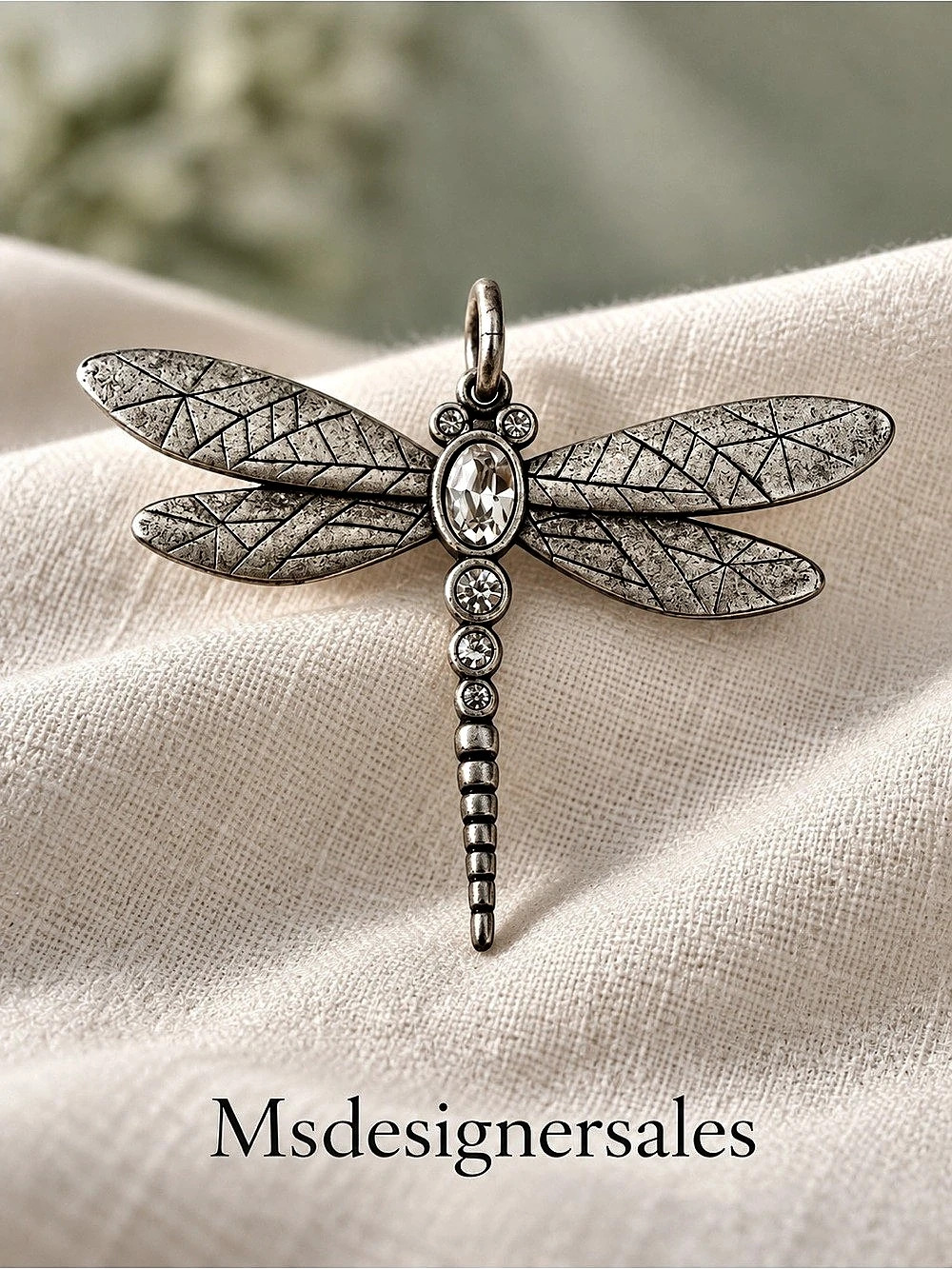 Dragonfly in Gray Like New 315